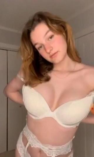 carlyjane 動画