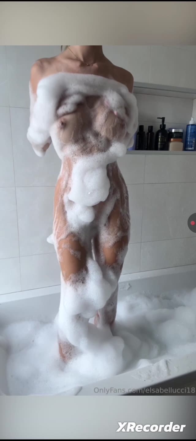 elsabelluccii video