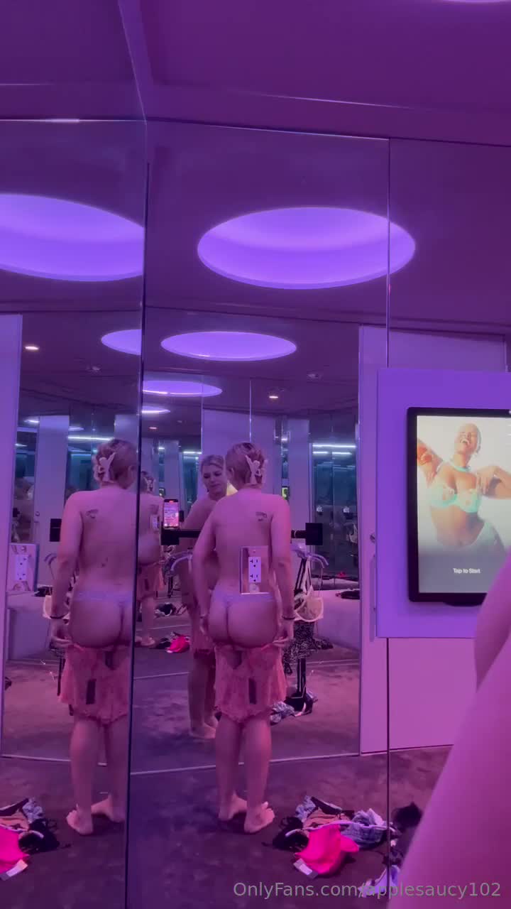 applesaucyy فيديو