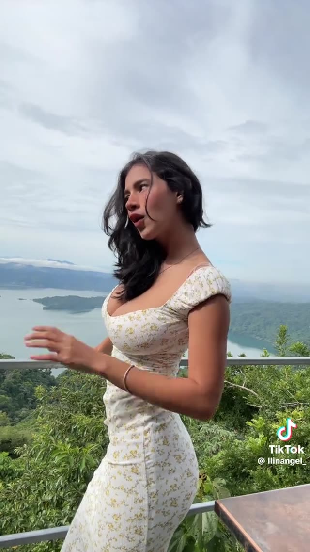 angelinadiiiaz فيديو