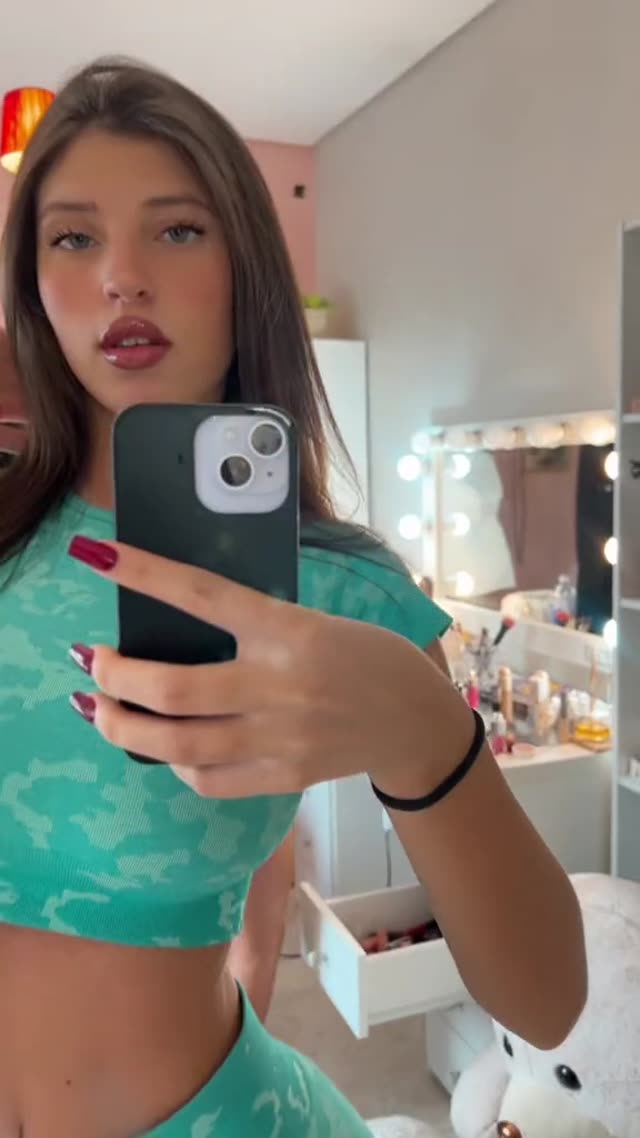 louisarainx video
