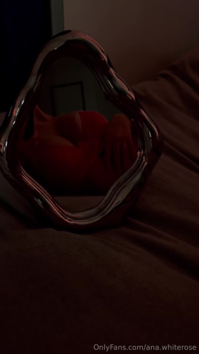 anawhiterose فيديو
