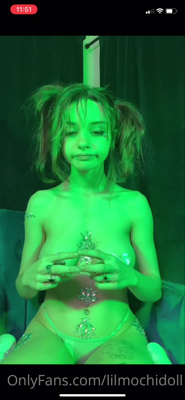 lilmochidoll video