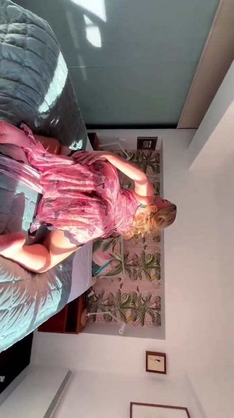 totallyavalon فيديو