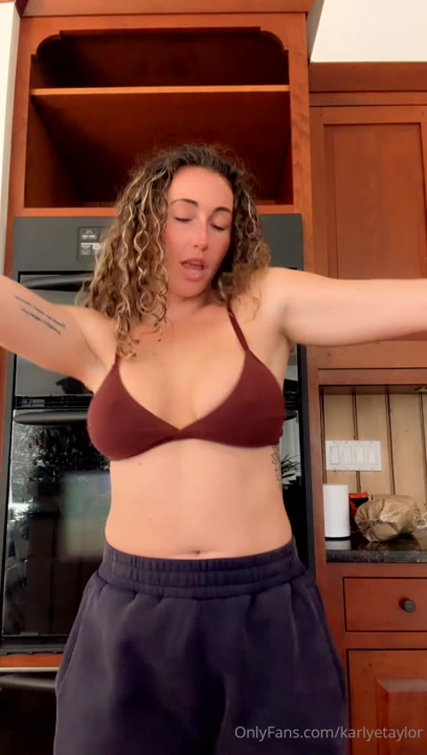 karlyetaylor Video