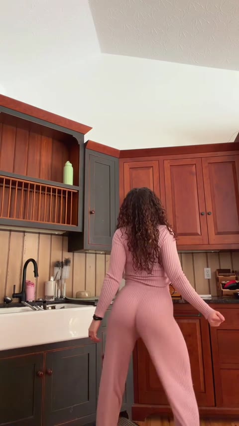 karlyetaylor video