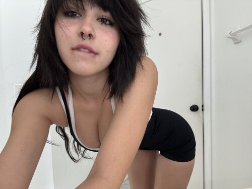 vivi.xp - New Telegram Girl OnlyFans Model