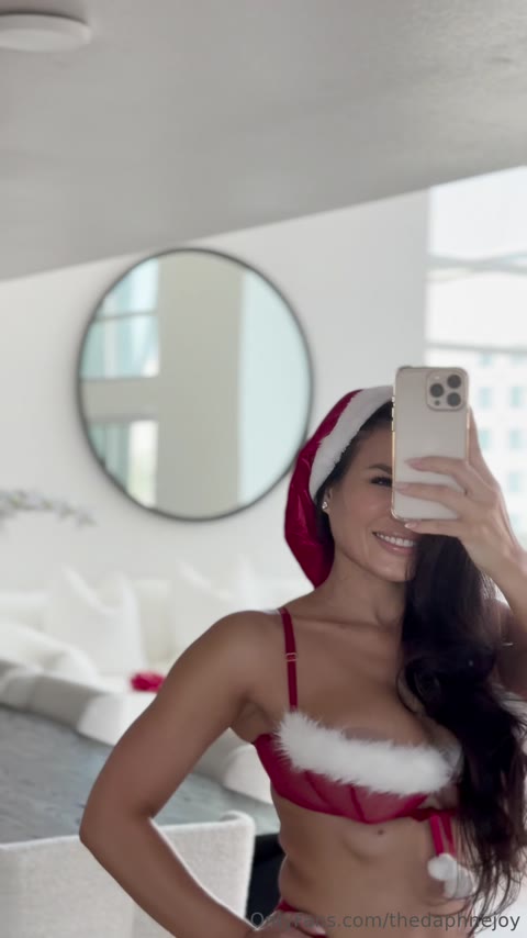 daphnejoy video