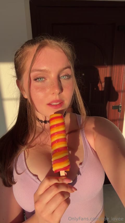 zoealoneathome فيديو