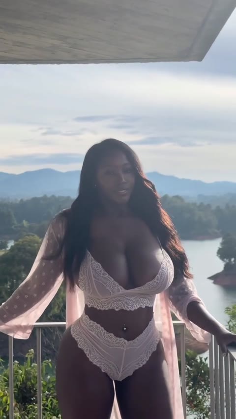 ellietheempress video