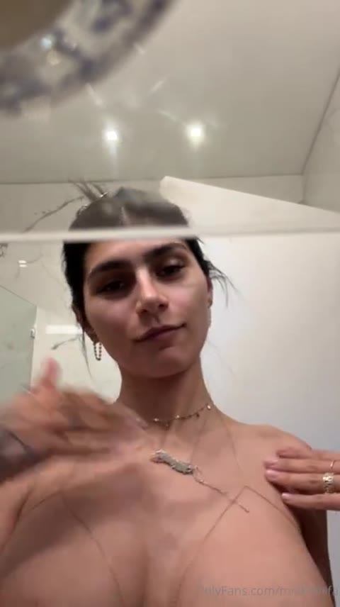 miakhalifa video